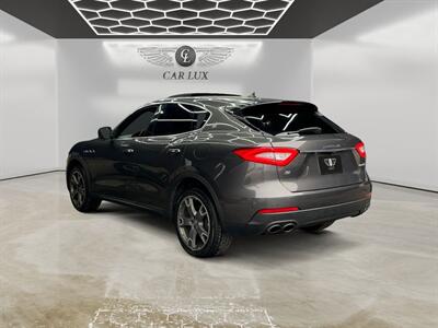 2018 Maserati Levante   - Photo 3 - Lennox, CA 90304