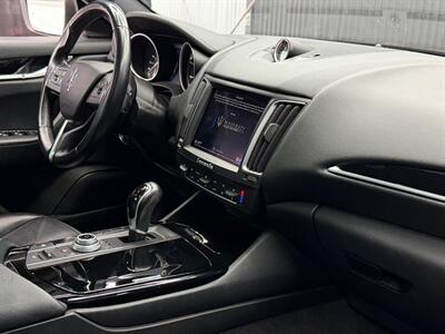2018 Maserati Levante   - Photo 17 - Lennox, CA 90304