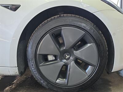 2021 Tesla Model 3 Long Range   - Photo 16 - Lennox, CA 90304