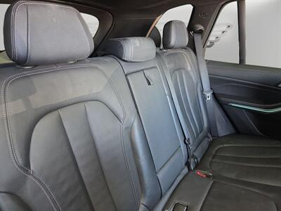 2021 BMW X5 sDrive40i  M SPORT - Photo 13 - Lennox, CA 90304