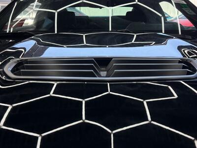 2023 Chevrolet Camaro LT1   - Photo 17 - Lennox, CA 90304