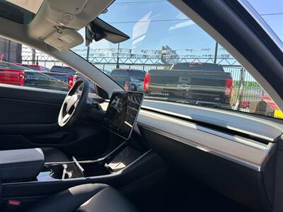 2020 Tesla Model 3 Long Range   - Photo 29 - Lennox, CA 90304