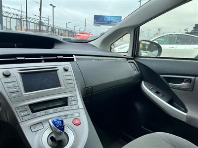 2014 Toyota Prius Plug-in Hybrid   - Photo 11 - Lennox, CA 90304