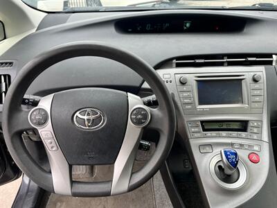 2014 Toyota Prius Plug-in Hybrid   - Photo 8 - Lennox, CA 90304