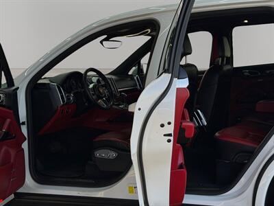 2018 Porsche Cayenne Platinum Edition   - Photo 17 - Lennox, CA 90304