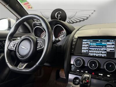 2017 Jaguar F-TYPE R   - Photo 10 - Lennox, CA 90304