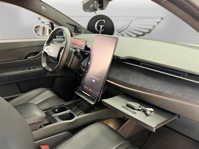 2023 Fisker Ocean Ultra   - Photo 18 - Lennox, CA 90304