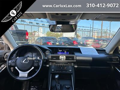 2018 Lexus IS   - Photo 18 - Lennox, CA 90304