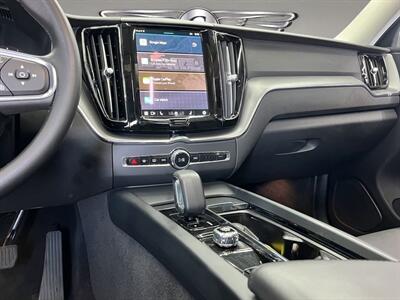 2024 Volvo XC60 B5 Core   - Photo 14 - Lennox, CA 90304