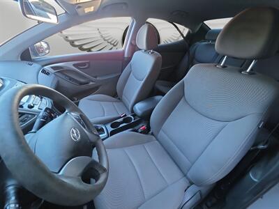 2016 Hyundai ELANTRA SE - Photo 10 - Lennox, CA 90304
