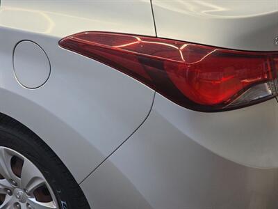 2016 Hyundai ELANTRA SE - Photo 21 - Lennox, CA 90304
