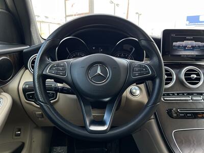 2018 Mercedes-Benz GLC GLC 300   - Photo 16 - Lennox, CA 90304