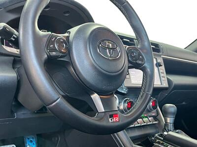 2022 Toyota GR86 Premium - Photo 18 - Lennox, CA 90304