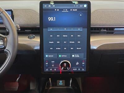 2021 Ford Mustang Mach-E GT - Photo 17 - Lennox, CA 90304
