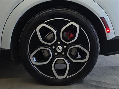 2021 Ford Mustang Mach-E GT - Photo 19 - Lennox, CA 90304