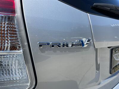 2017 Toyota Prius v Four   - Photo 5 - Lennox, CA 90304
