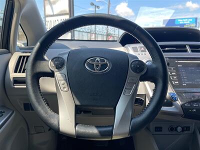2017 Toyota Prius v Four   - Photo 17 - Lennox, CA 90304