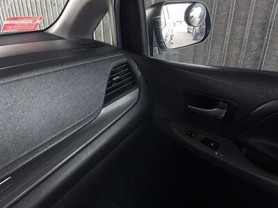 2015 Toyota Sienna SE 8-Passenger   - Photo 20 - Lennox, CA 90304