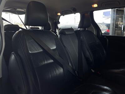 2015 Toyota Sienna SE 8-Passenger   - Photo 12 - Lennox, CA 90304