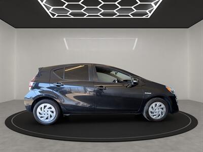 2016 Toyota Prius c Two   - Photo 8 - Lennox, CA 90304