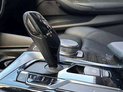 2019 BMW 530i   - Photo 24 - Lennox, CA 90304