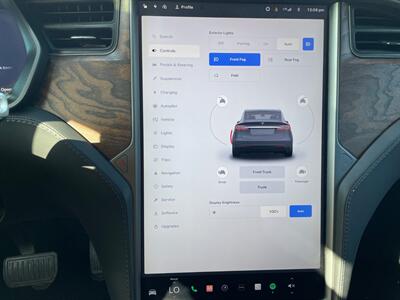 2018 Tesla Model X 75D   - Photo 14 - Lennox, CA 90304