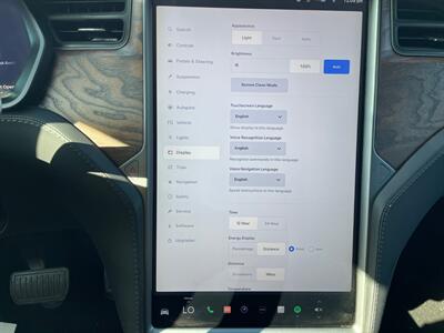 2018 Tesla Model X 75D   - Photo 21 - Lennox, CA 90304