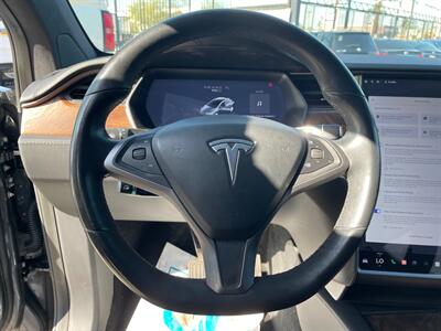 2018 Tesla Model X 75D   - Photo 11 - Lennox, CA 90304