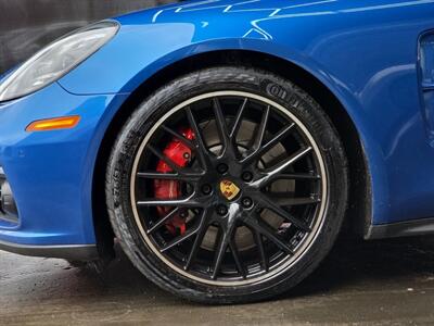 2017 Porsche Panamera Turbo   - Photo 22 - Lennox, CA 90304