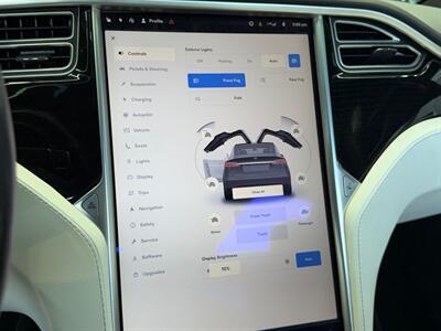 2017 Tesla Model X 75D - Photo 23 - Lennox, CA 90304