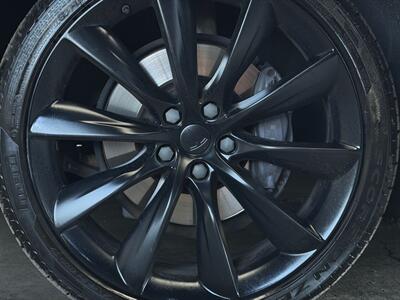 2017 Tesla Model X 75D - Photo 18 - Lennox, CA 90304