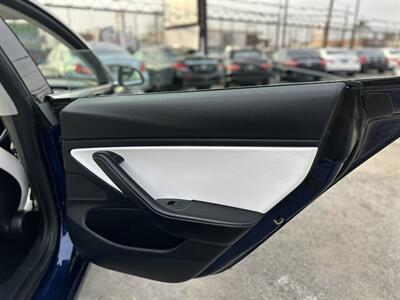 2018 Tesla Model 3 Long Range   - Photo 28 - Lennox, CA 90304