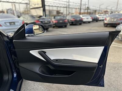 2018 Tesla Model 3 Long Range   - Photo 32 - Lennox, CA 90304