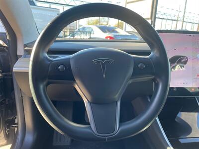 2017 Tesla Model 3 Long Range   - Photo 11 - Lennox, CA 90304