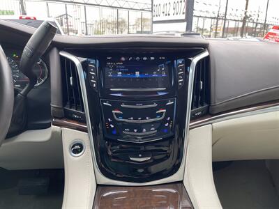 2017 Cadillac Escalade Luxury   - Photo 21 - Lennox, CA 90304