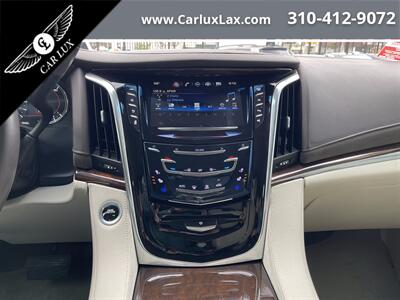 2017 Cadillac Escalade Luxury   - Photo 21 - Lennox, CA 90304
