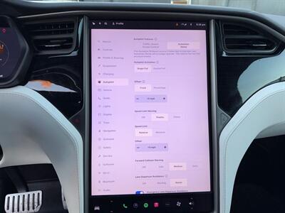 2021 Tesla Model X Long Range   - Photo 16 - Lennox, CA 90304