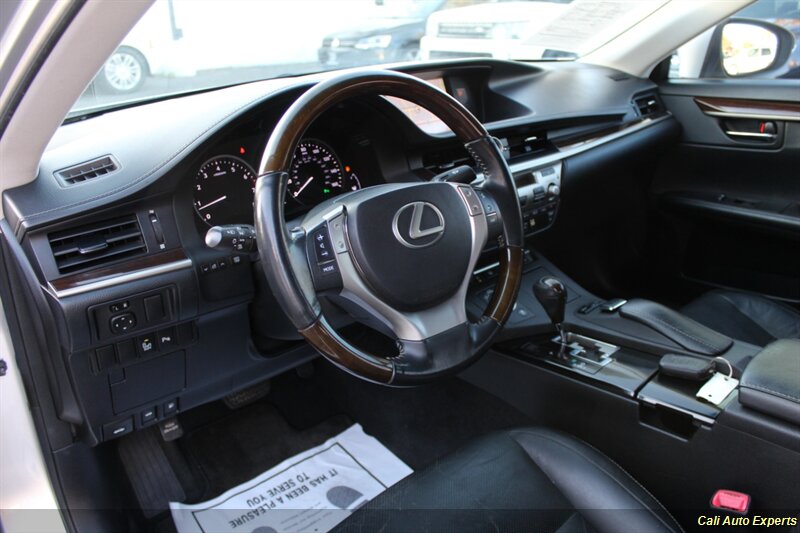 2013 Lexus ES 350 photo