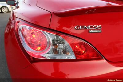 2010 Hyundai Genesis Coupe 2.0T   - Photo 8 - Garden Grove, CA 92843