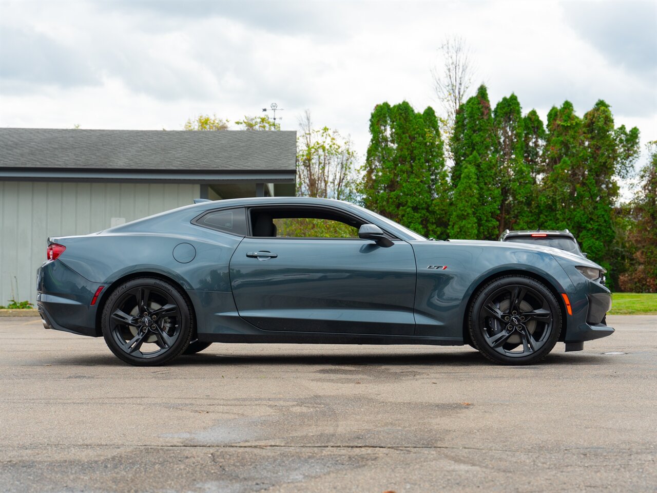 2021 Chevrolet Camaro LT1   - Photo 4 - Washington, MI 48094