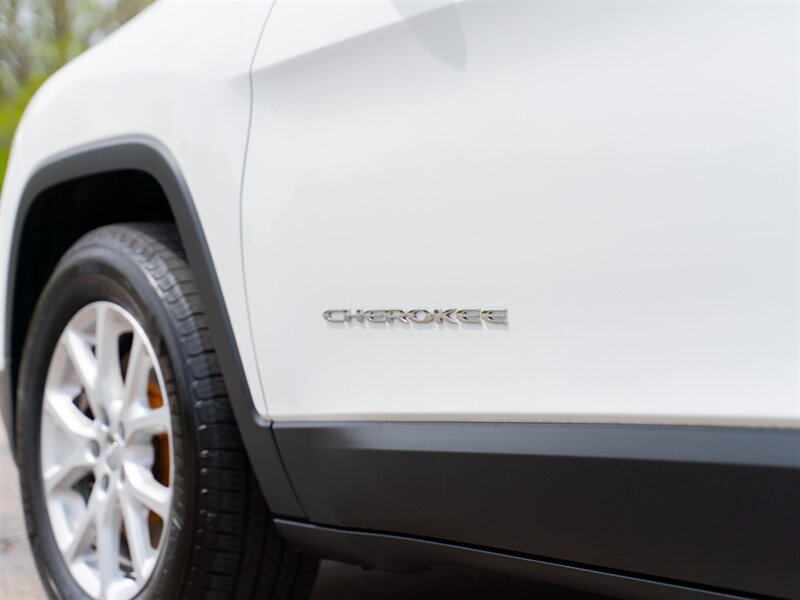 2016 Jeep Cherokee Sport photo