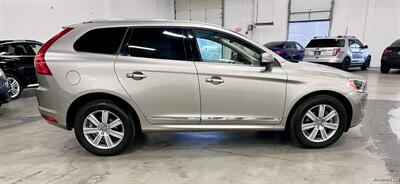 2016 Volvo XC60 T6 Platinum   - Photo 2 - Portland, OR 97218