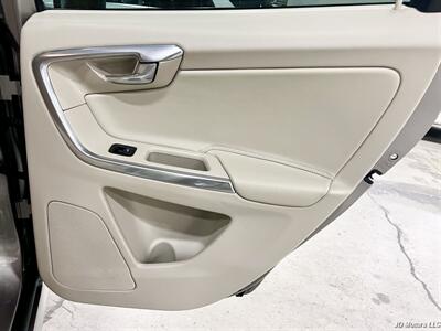 2016 Volvo XC60 T6 Platinum   - Photo 23 - Portland, OR 97218