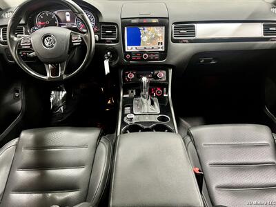 2012 Volkswagen Touareg TDI Sport   - Photo 11 - Portland, OR 97218