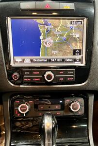 2012 Volkswagen Touareg TDI Sport   - Photo 14 - Portland, OR 97218