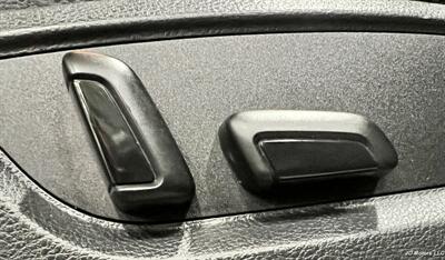 2012 Volkswagen Touareg TDI Sport   - Photo 16 - Portland, OR 97218