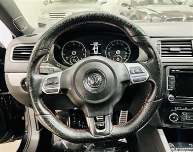 2012 Volkswagen Jetta GLI PZEV   - Photo 10 - Portland, OR 97206