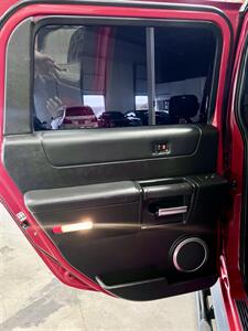 2005 Hummer H2 SUT - Photo 25 - Portland, OR 97218