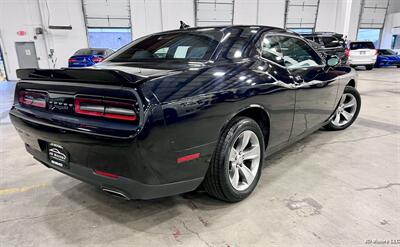 2018 Dodge Challenger SXT   - Photo 3 - Portland, OR 97218
