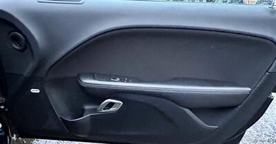 2018 Dodge Challenger SXT   - Photo 14 - Portland, OR 97218